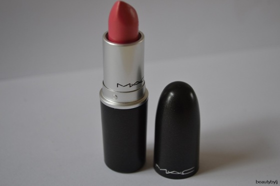 januari mac lipstick